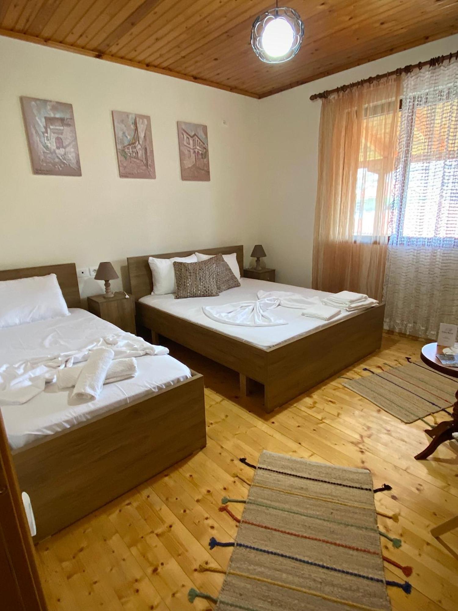Villa Berat Bagian luar foto