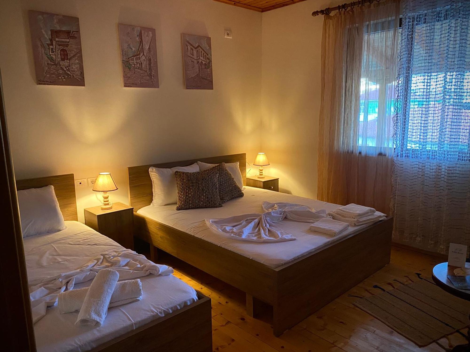 Villa Berat Bagian luar foto