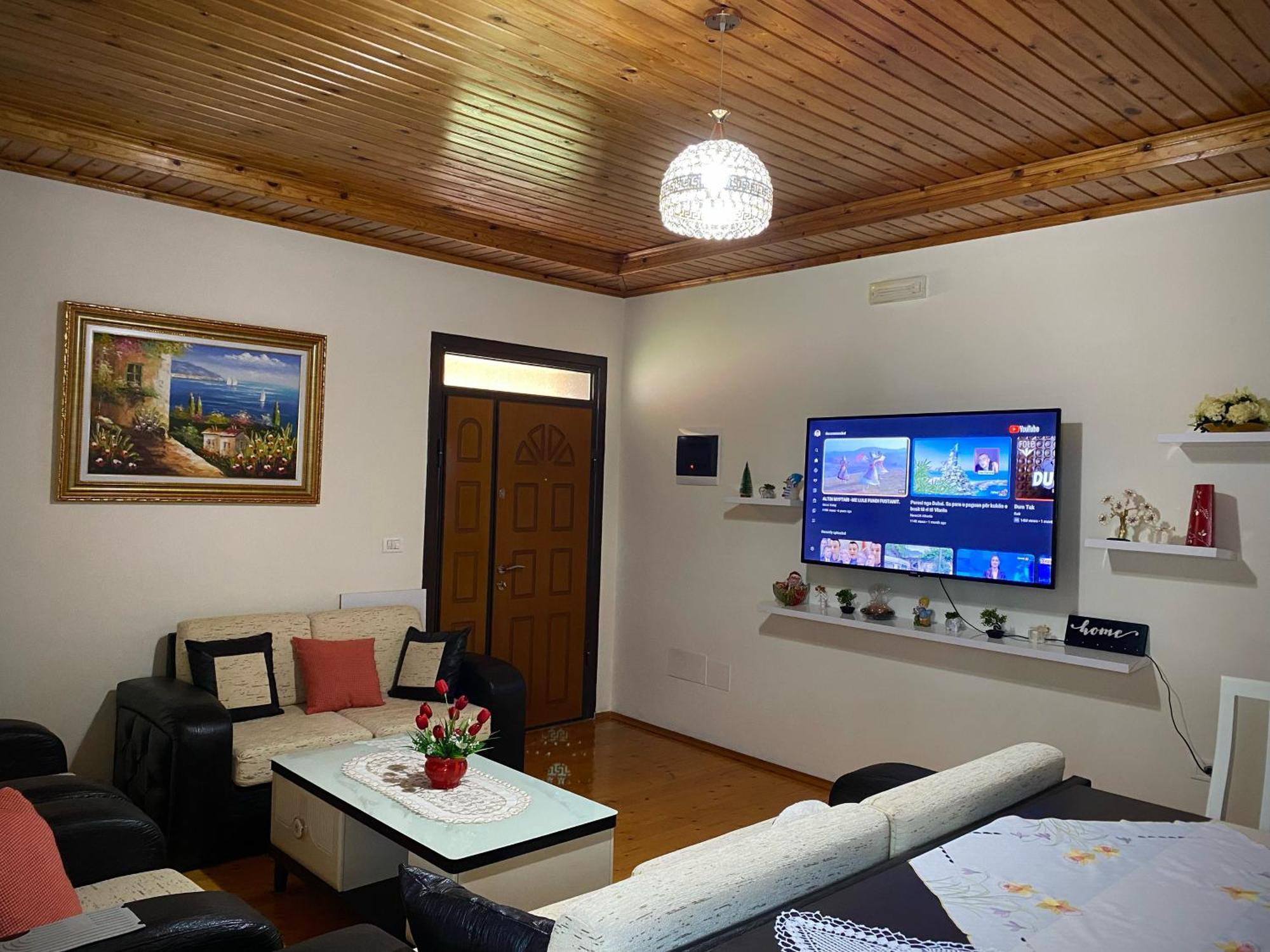Villa Berat Bagian luar foto