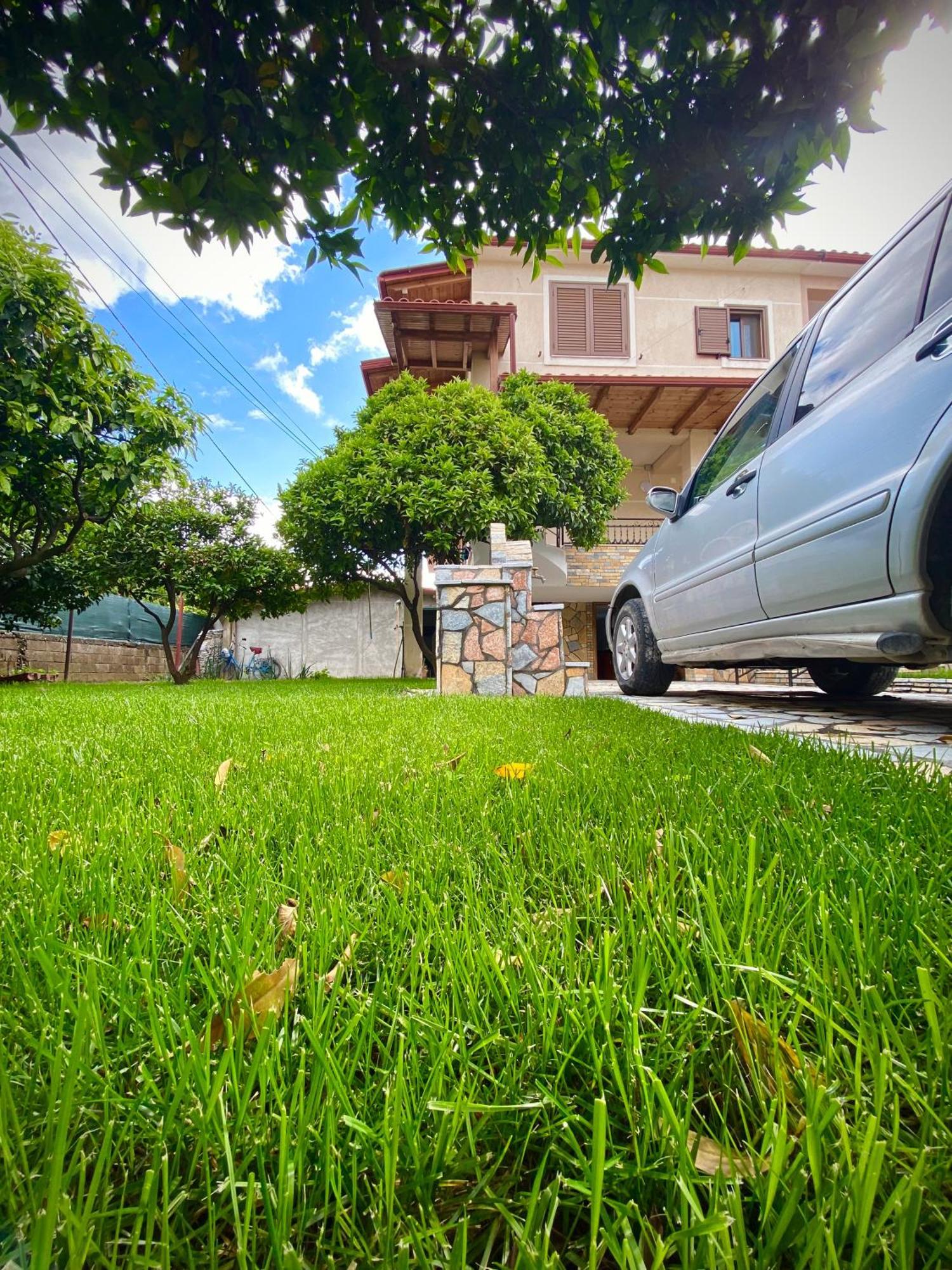 Villa Berat Bagian luar foto