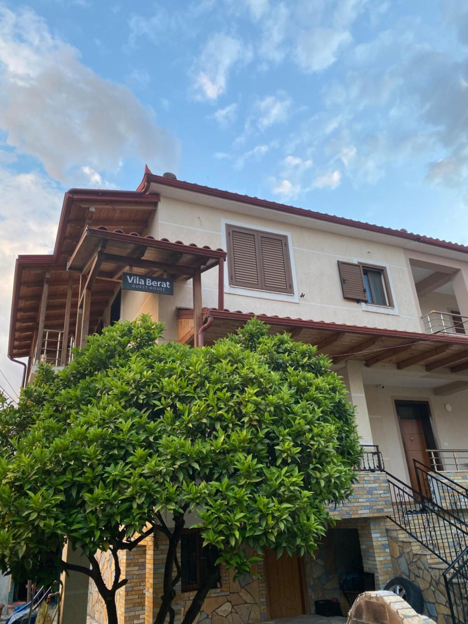 Villa Berat Bagian luar foto