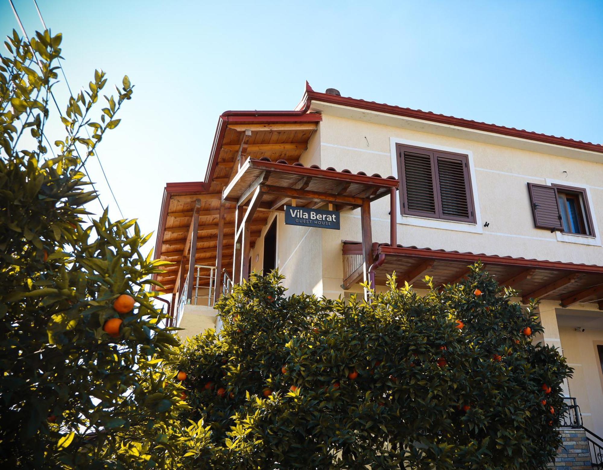 Villa Berat Bagian luar foto